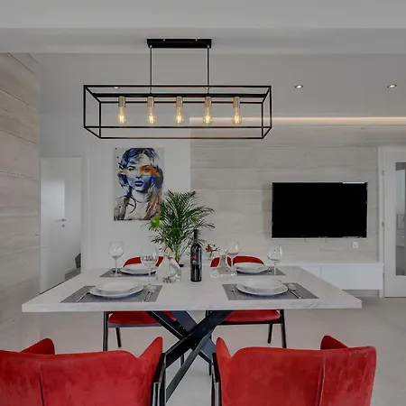 Pejic New, Penthouse Appartement Podgora