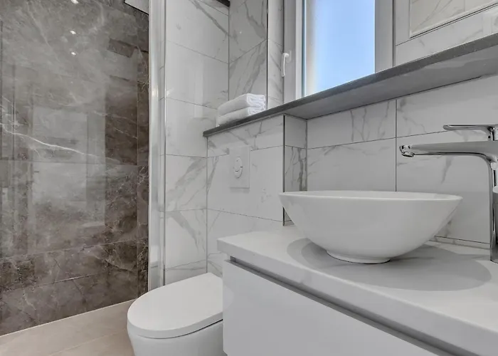 Pejic New, Penthouse